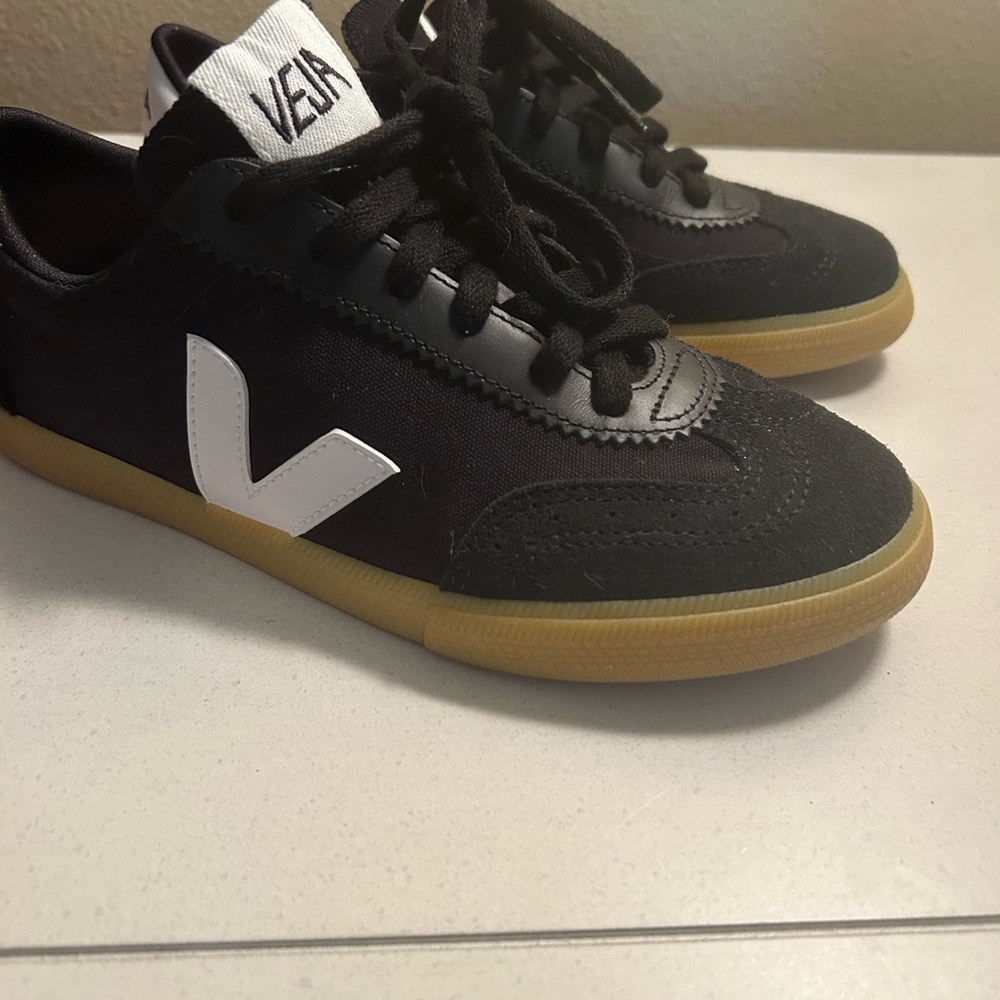 Veja Black and White Sneakers Skate Style